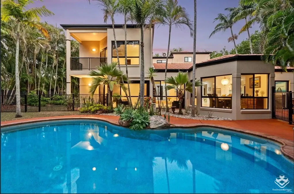 Furnished 4 Bed 3 Bath 5 Car Pool & Solar