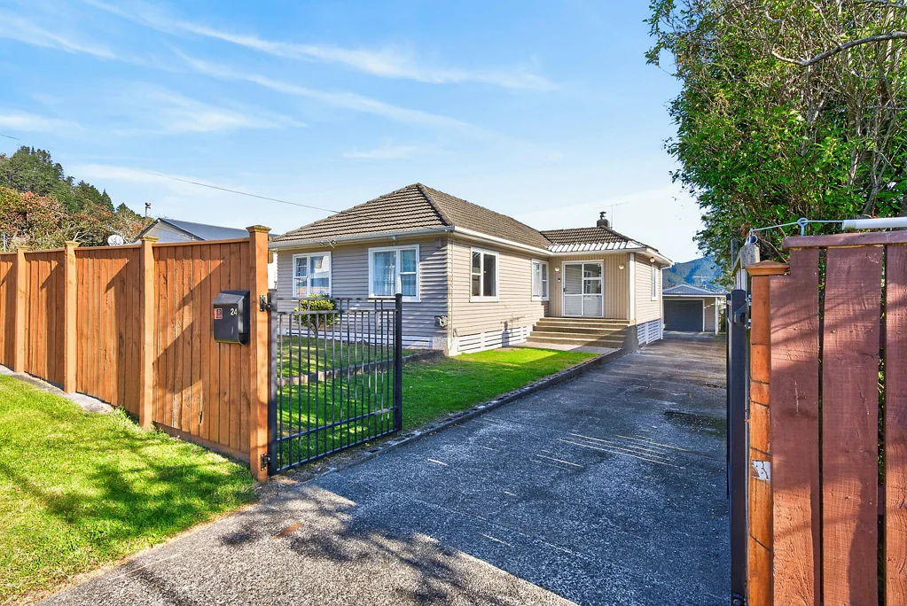 Wainuiomata 3房  Sunny Family Living with Great Indoor-Outdoor Flow