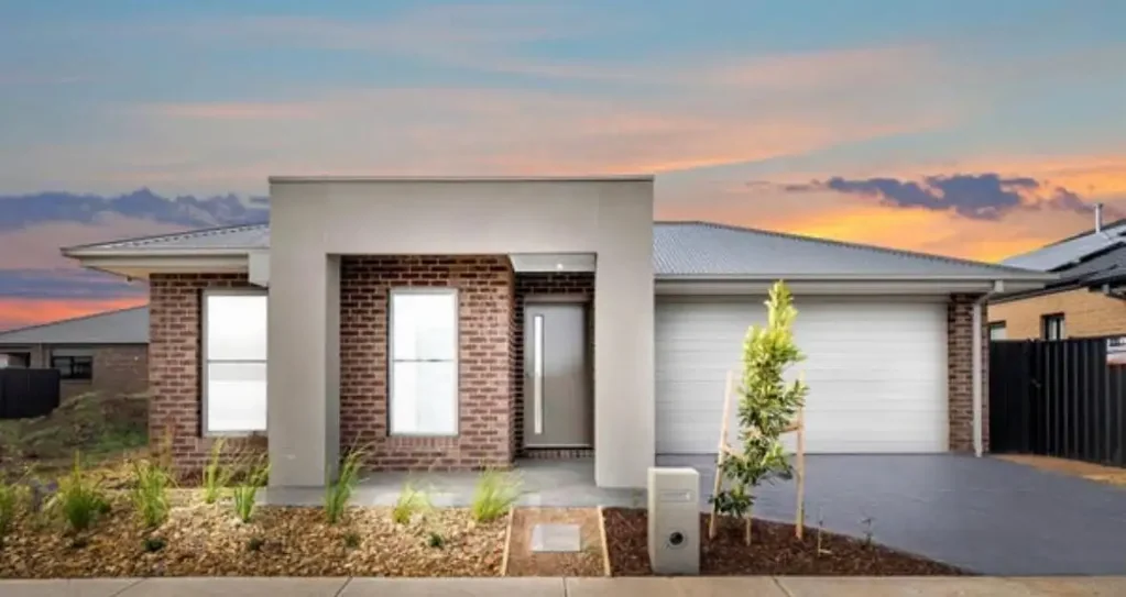 Modern Family Living in a Convenient Tarneit Location.