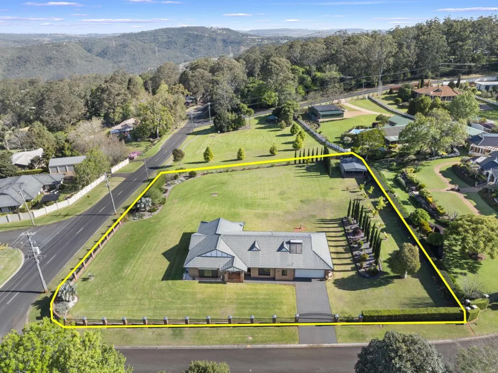 2-4 Donaghy Court, Middle Ridge, QLD 4350