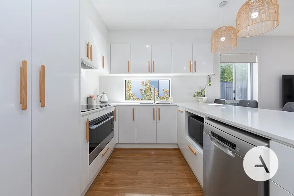 Modern Home in the Heart of Moncrieff