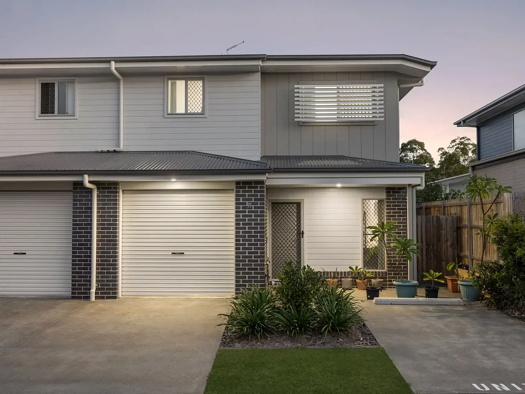 Browns Plains 3 Bedroom Beautifully Finished Townhouse Retreat | Modern, Low Maintenance Living!