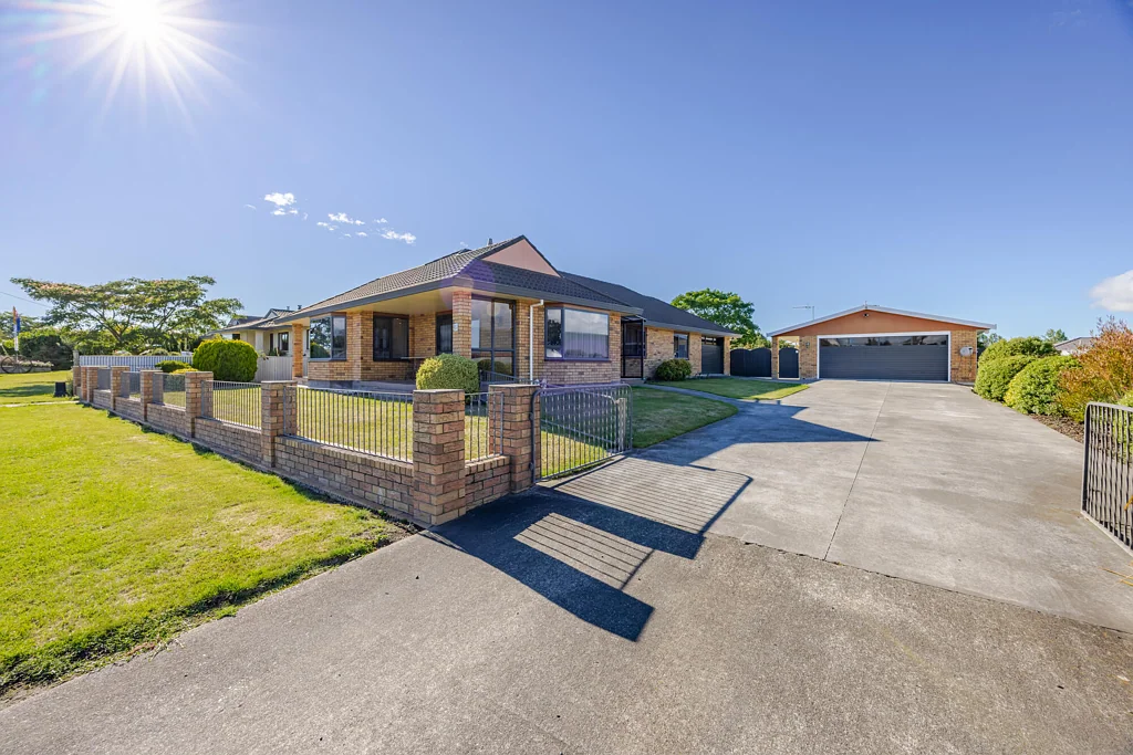 Waipukurau and Surrounds 3غرفة نوم Where family living meets everyday convenience