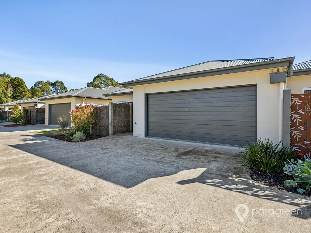 Foster 2房  EXTRA LARGE 2 BED 2 BATH UNIT