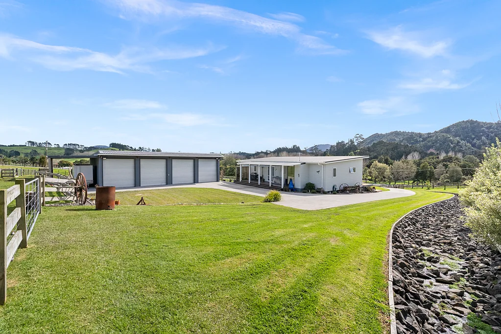 Otaika 4房  Country charm, city convenience, big shed!
