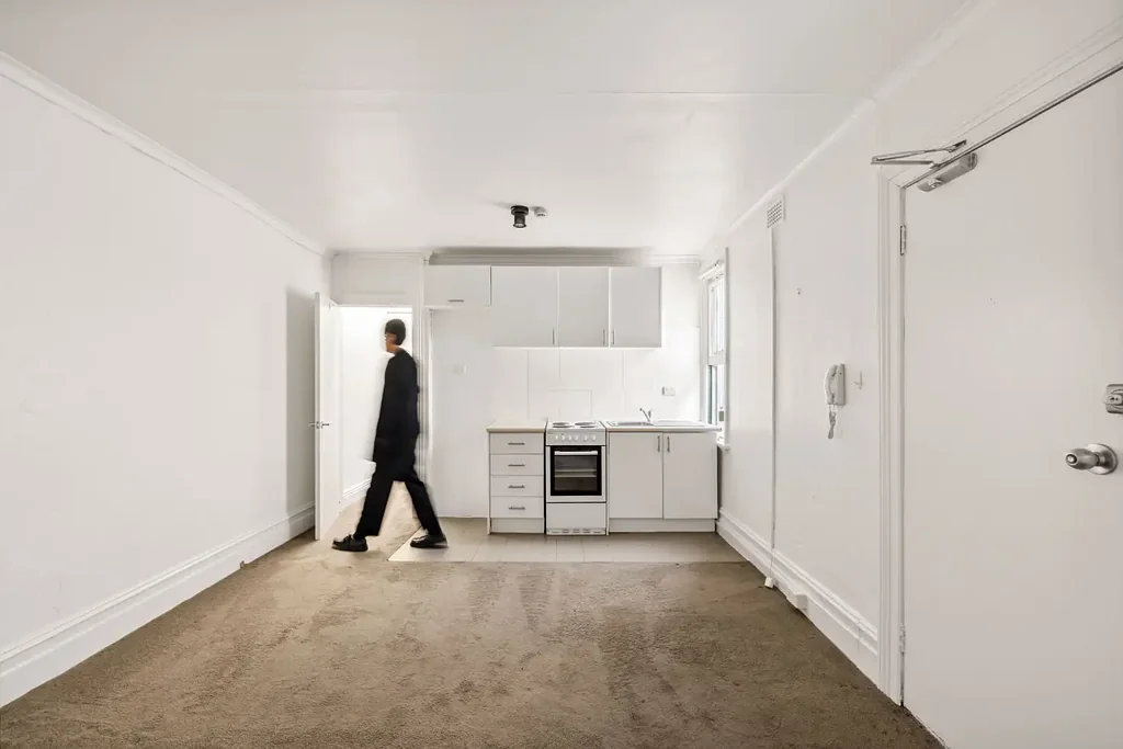 CBD-fringe living / premier village position