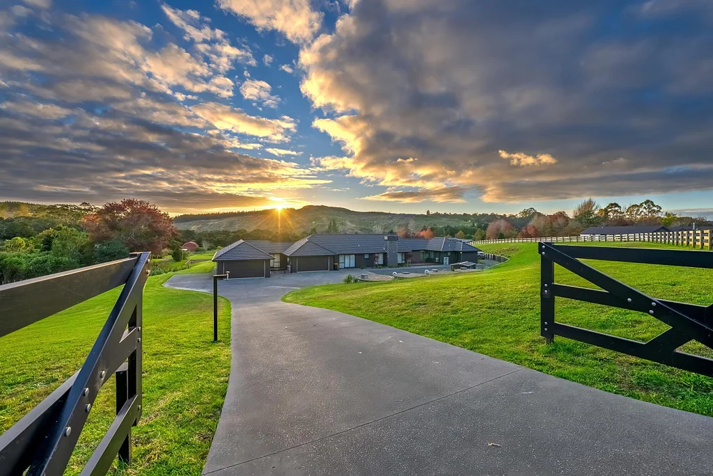 Coatesville 6غرفة نوم Single-Level Estate | Overseas Owners Selling