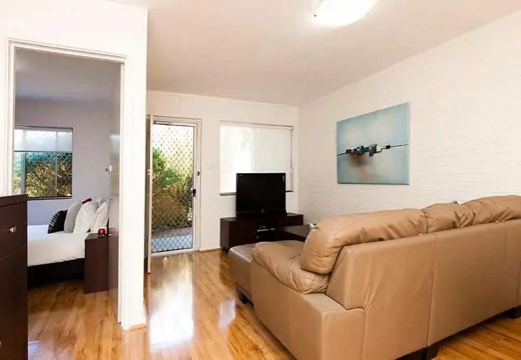 Fully Furnished in Fantastic Location