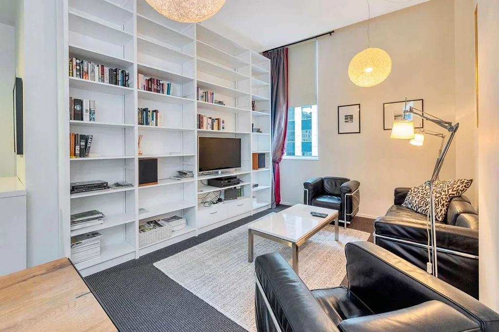 City Charm - fully furnished