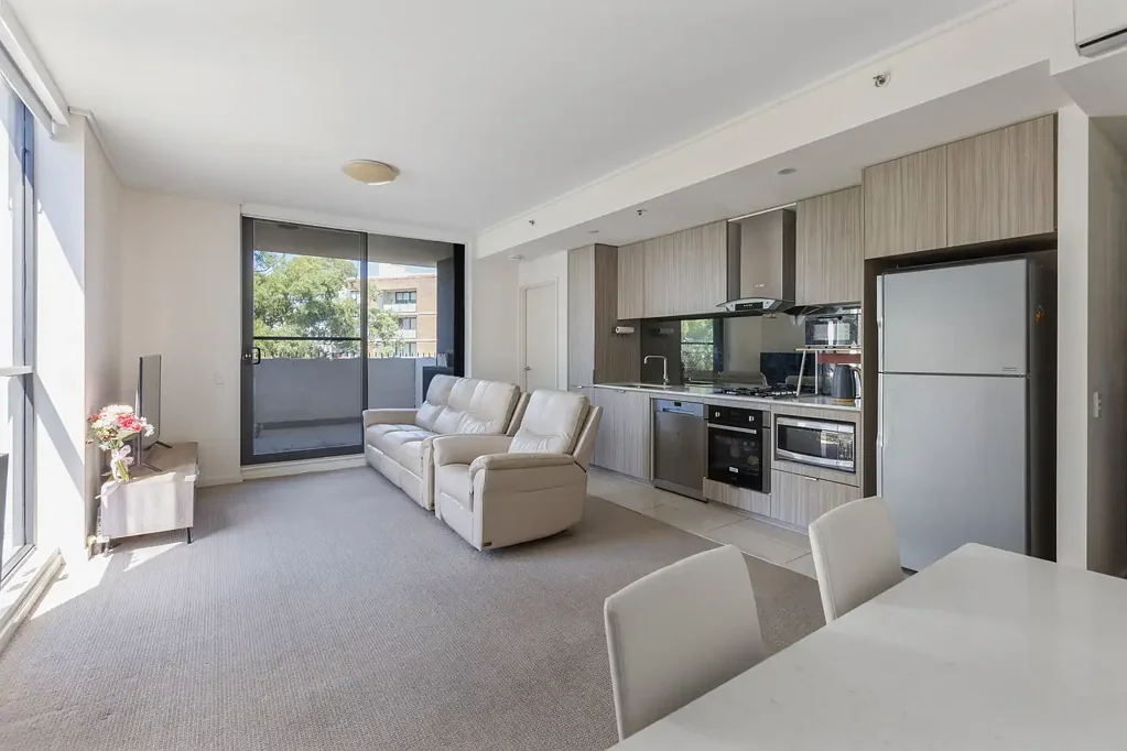 Riverwood 2 Bedroom Lakeside Elegance at 505/1 Vermont Crescent