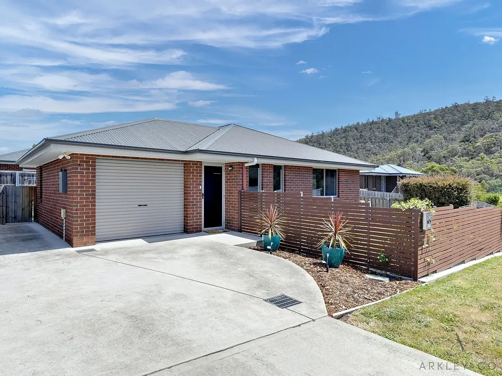 1/3 Roxy Place, Mornington, TAS 7018