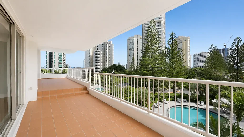 Main Beach 2房  North Facing 'Park Lane' Gem - 2 Master Suites - Will be Sold!