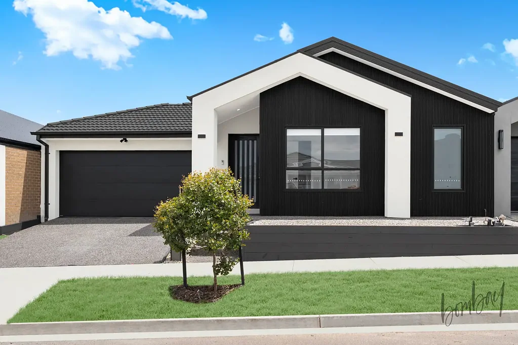 Mickleham 4房 全新住宅典范 现代厨房设计 四卧宽敞私密 无需维护庭院 临近优质学区 购物休闲便利 "Luxury Redefined: A Family Haven of Style and Sophistication"