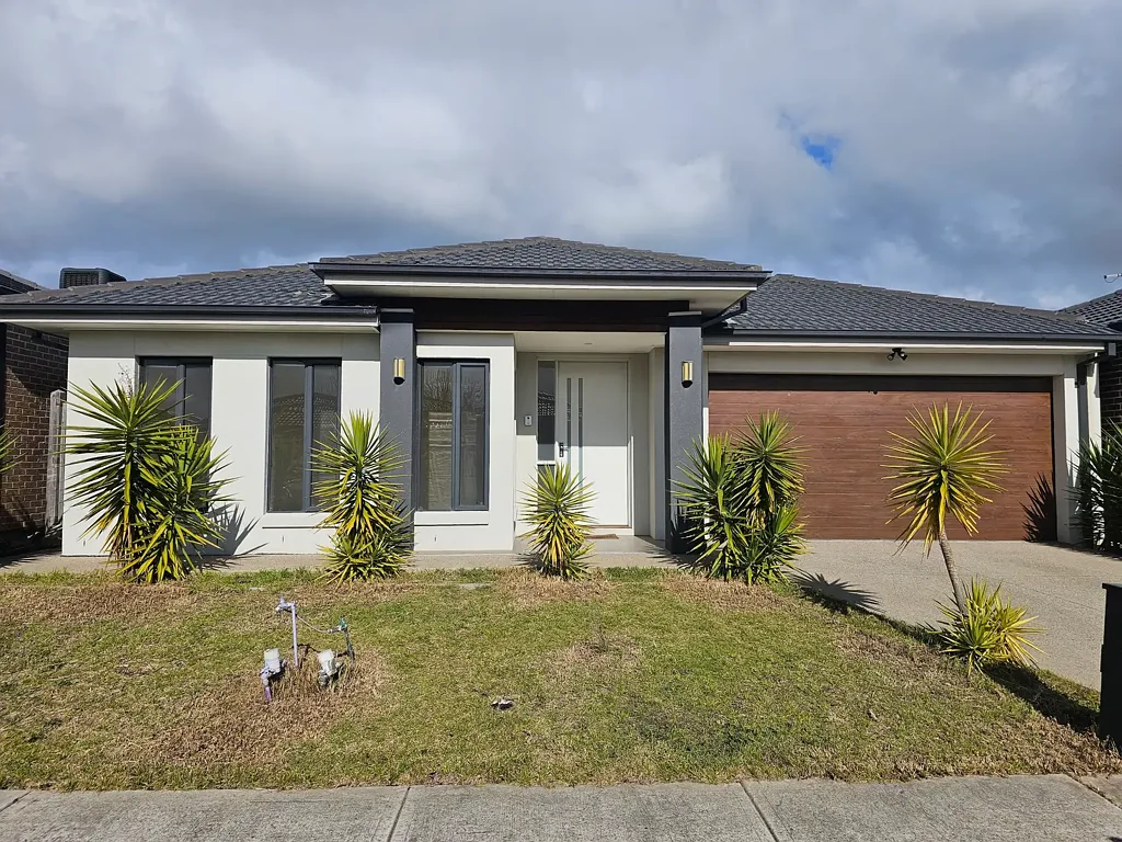 4 Beds-House for Rent in Merrifield Estate, Mickleham