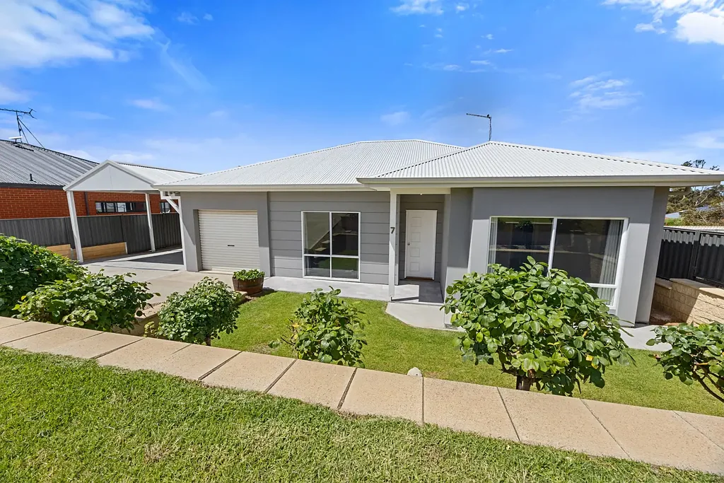 7 Murray Avenue, Woodlane, SA 5254