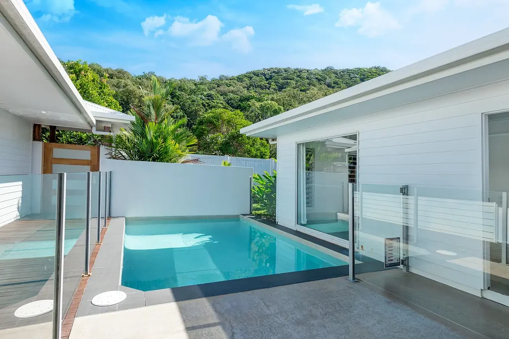 RENT IN PARADISE | TRINITY BEACH