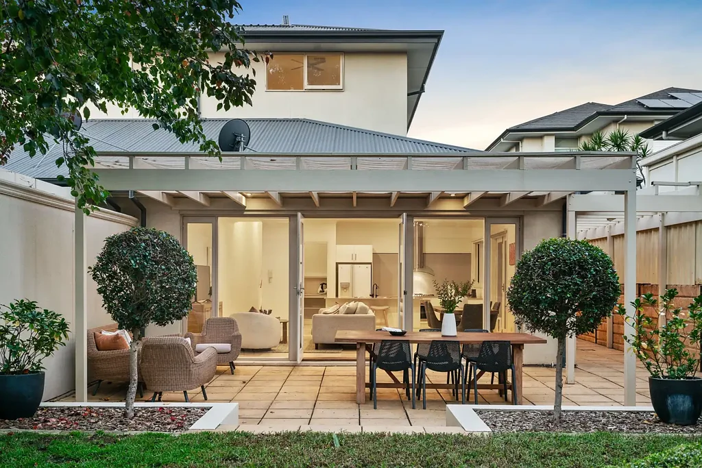 Rosslyn Park 4房  Style, Scale & Sophistication in Picturesque Rosslyn Park.
