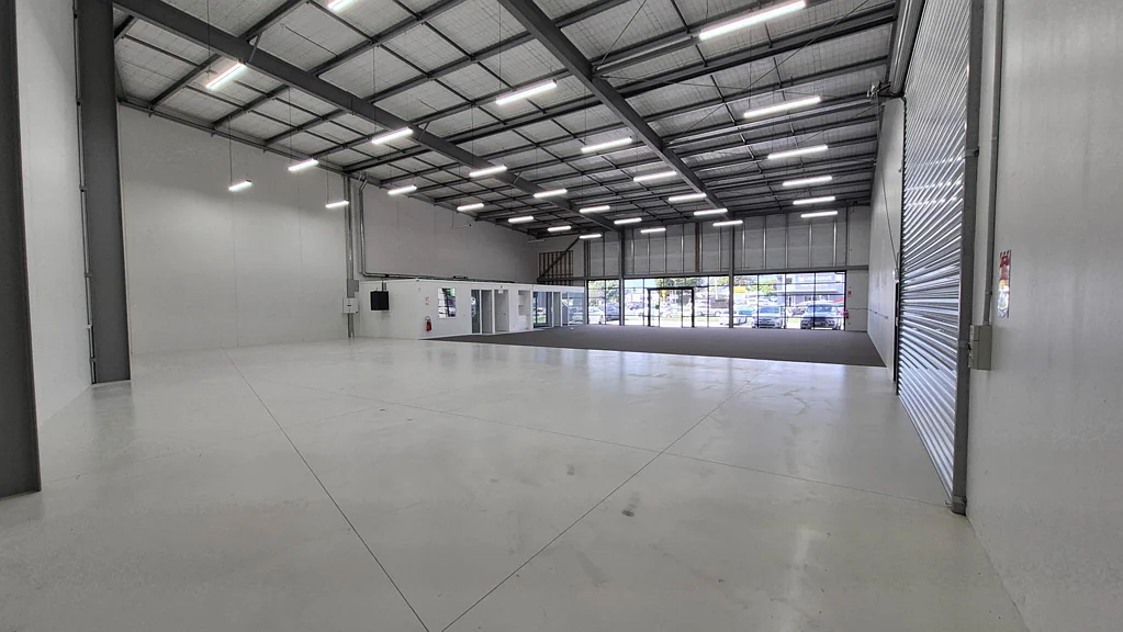 Warkworth MODERN, HIGH-PROFILE TRADE RETAIL / WAREHOUSE