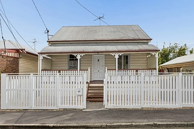Spring Hill 6 Bedroom First time to market since 1988