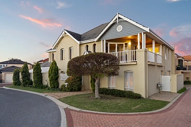 Hillarys 4房  Coastal Living in a Quiet Hillarys Enclave