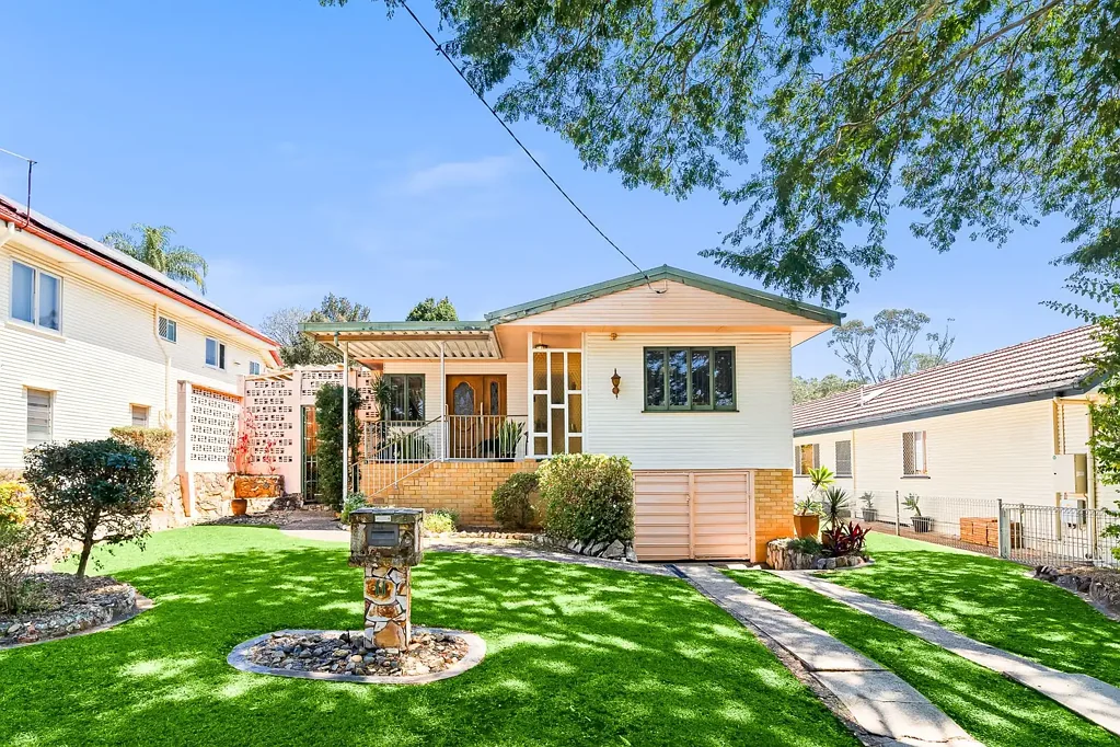 Upper Mount Gravatt 3Kwarto Timeless Charm in a Highly Sought-After Pocket
