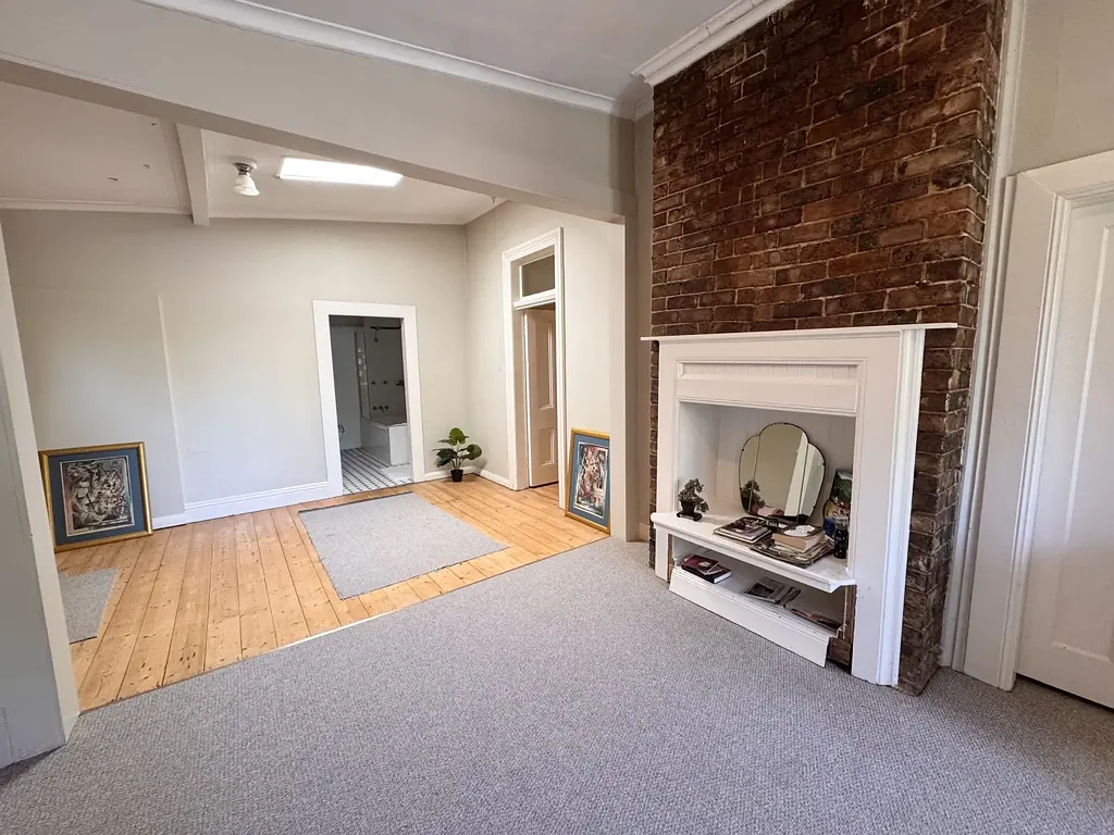 HUGE GROUND FLOOR FLAT!