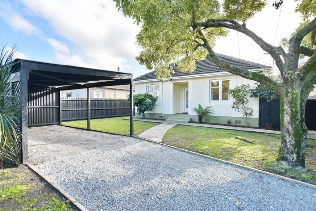 Woolston 2房  * UNDER OFFER * Wonderful Starter