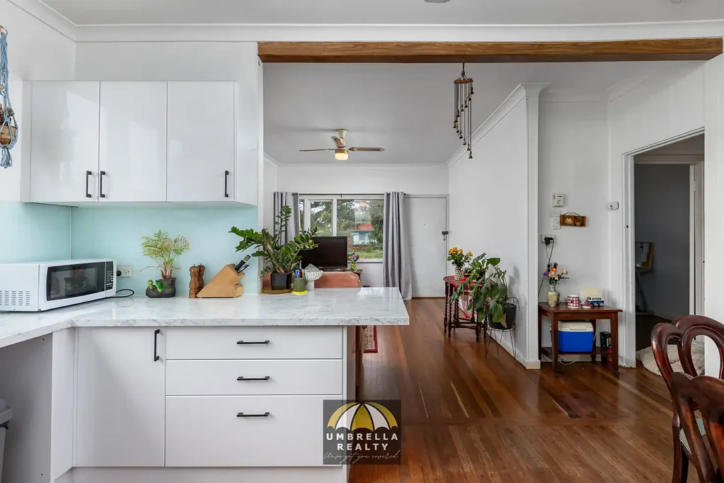 Withers 3ห้องนอน Charming Cottage on a Huge 809m² Block with Development Potential