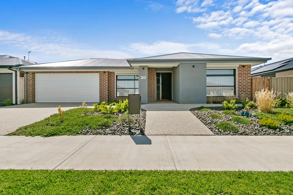 Traralgon 4બેડરૂમ Stunning New Home in Sought-After Traralgon Estate – Ready to Enjoy Now