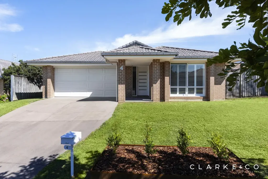 Aberglasslyn 4房  AN INVITING FAMILY HOME WITH ROOM TO RELAX!