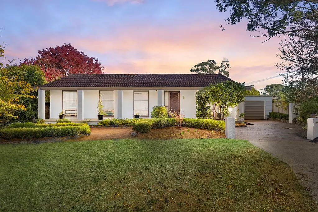 Kambah 3房  More space, more living… even a pool!