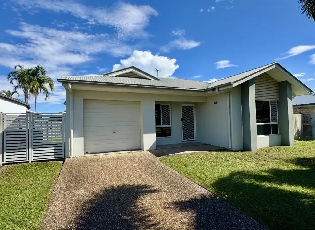 11 Yarra Crescent, Kelso, QLD 4815