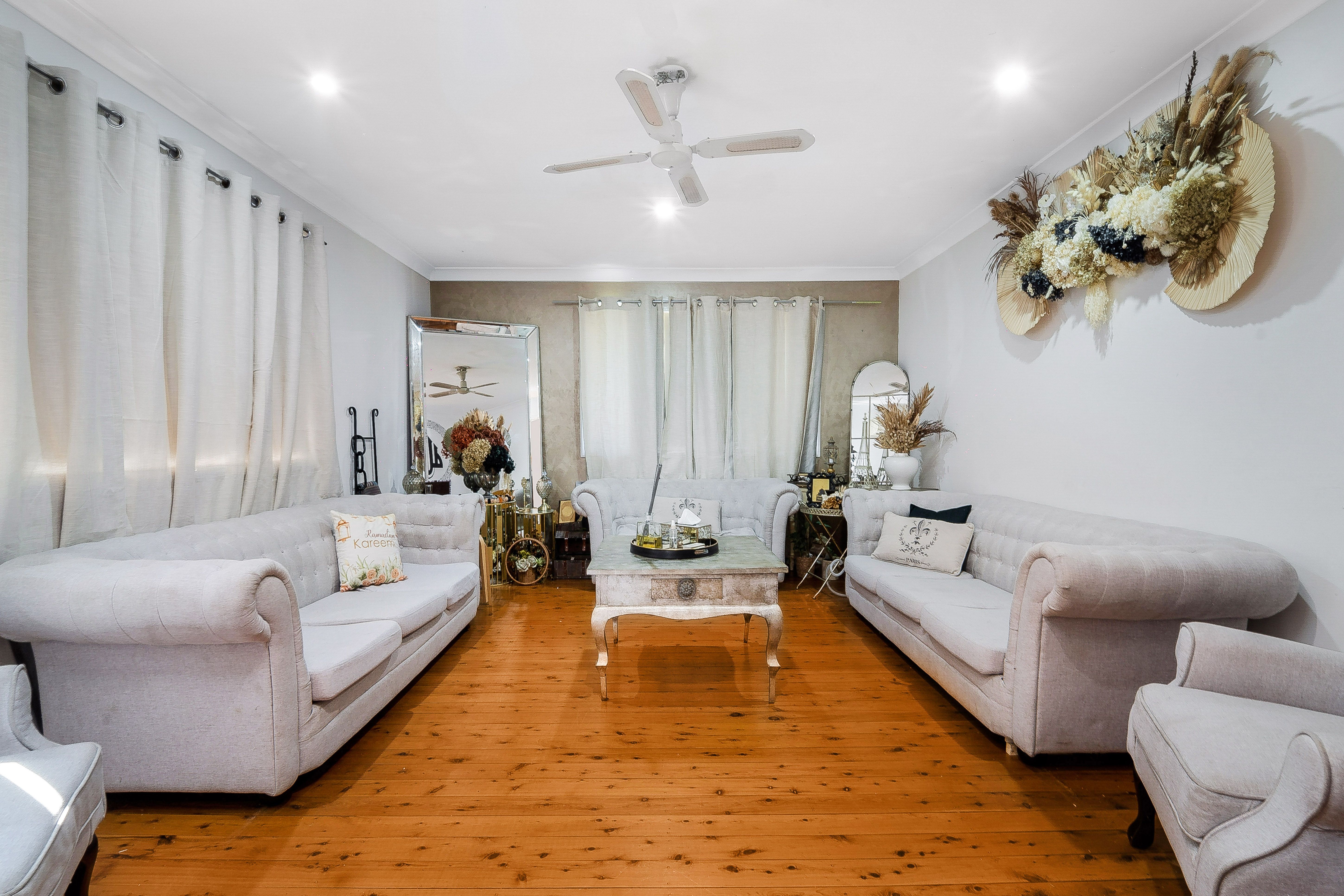 9 KURRAJONG AV, GEORGES HALL NSW 2198, 0房, 0浴, House