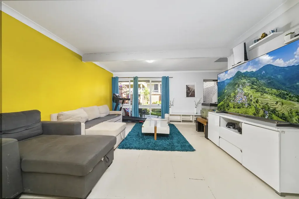 Macquarie Fields 2침실 Convenient Townhouse Living in a Prime Macquarie Fields Location