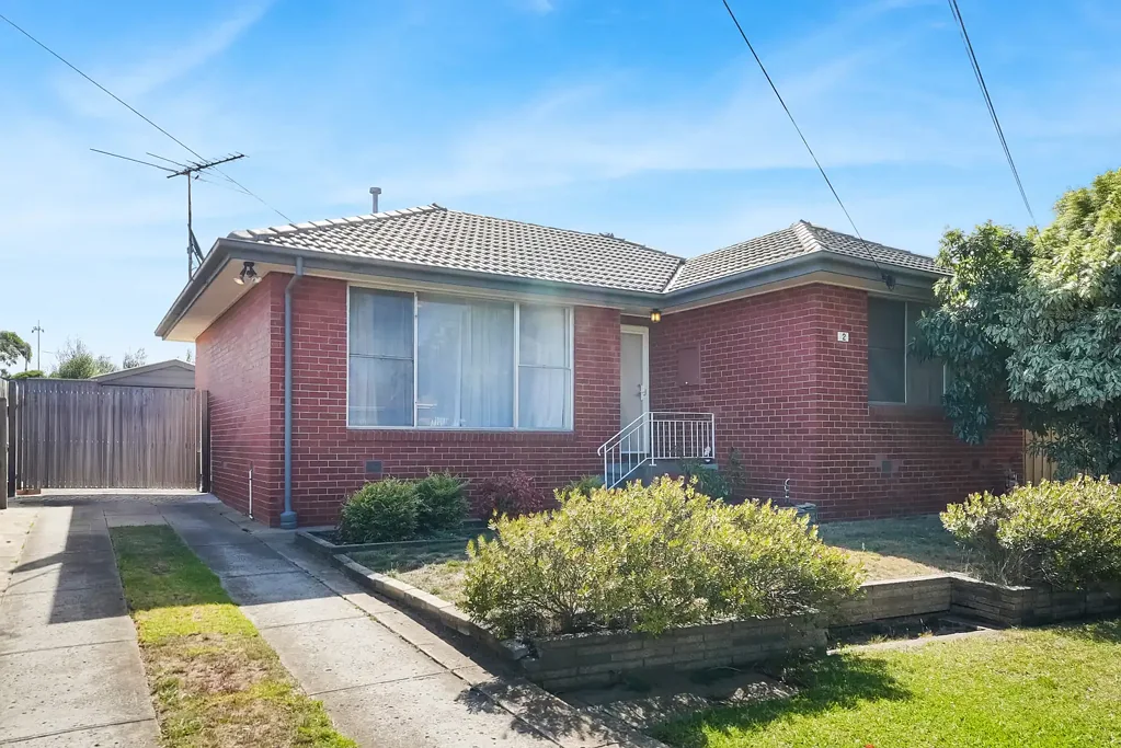 Charming 3-Bedroom Home with Spacious Yard