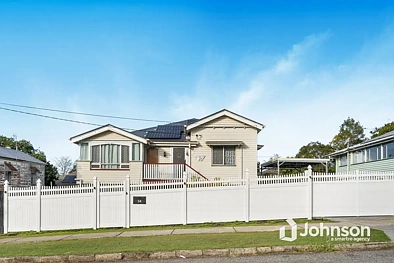 Silkstone 4 Slaapkamer Classic Queensland Charm in a Great Silkstone Location!