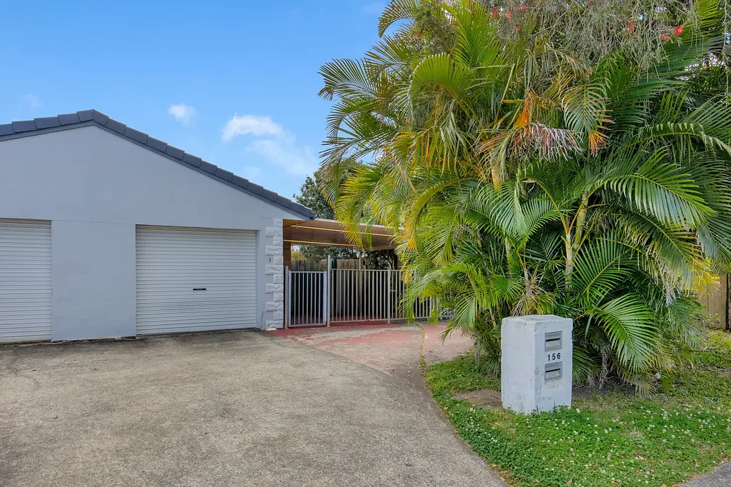 2/156 Kumbari Avenue, Labrador, QLD 4215