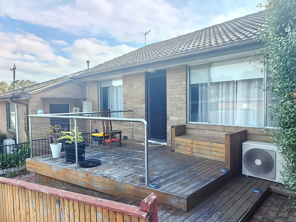COZY TWO-BED, TWO-BATH UNIT WITH DOUBLE CARPORT - CLOSE TO CHADSTONE SC