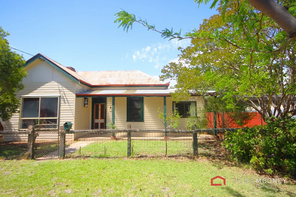 35 Moore Street, Ganmain, NSW 2702