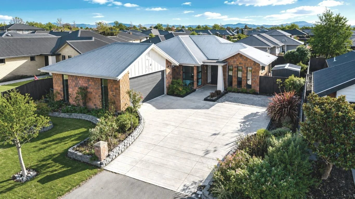 Rangiora 3Phòng ngủ * UNDER OFFER * Beautifully Refreshed and Better Than New
