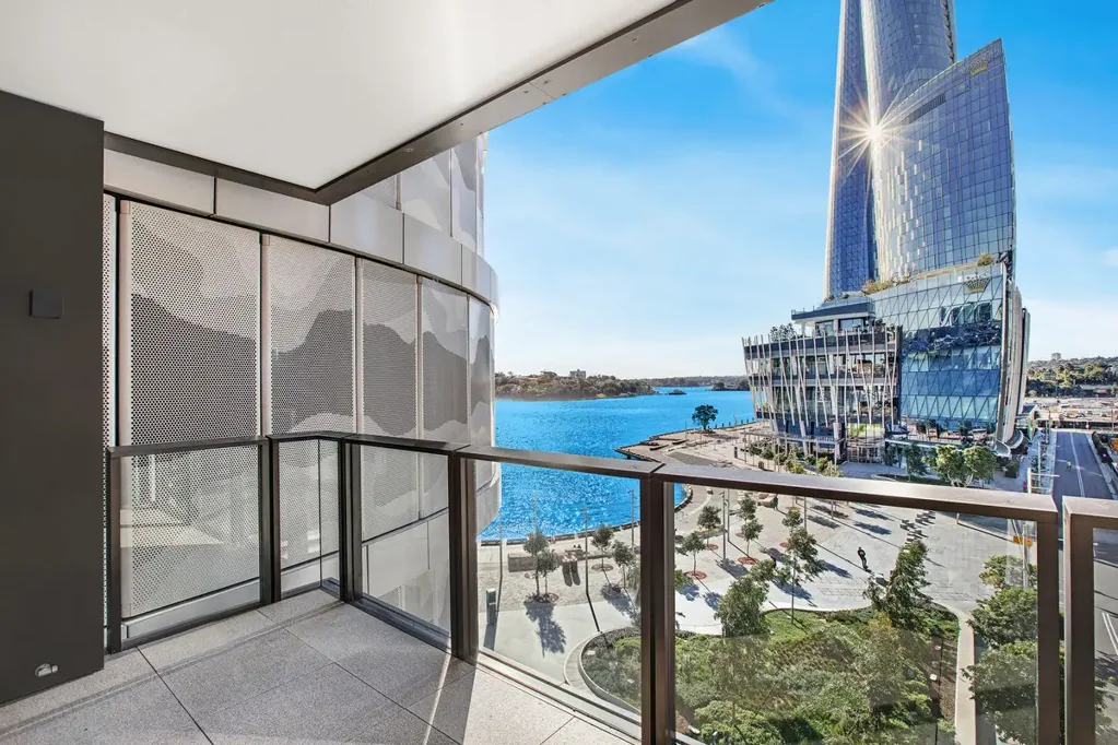 Stunning waterfront residence in ‘The Cloud’ | Furnished