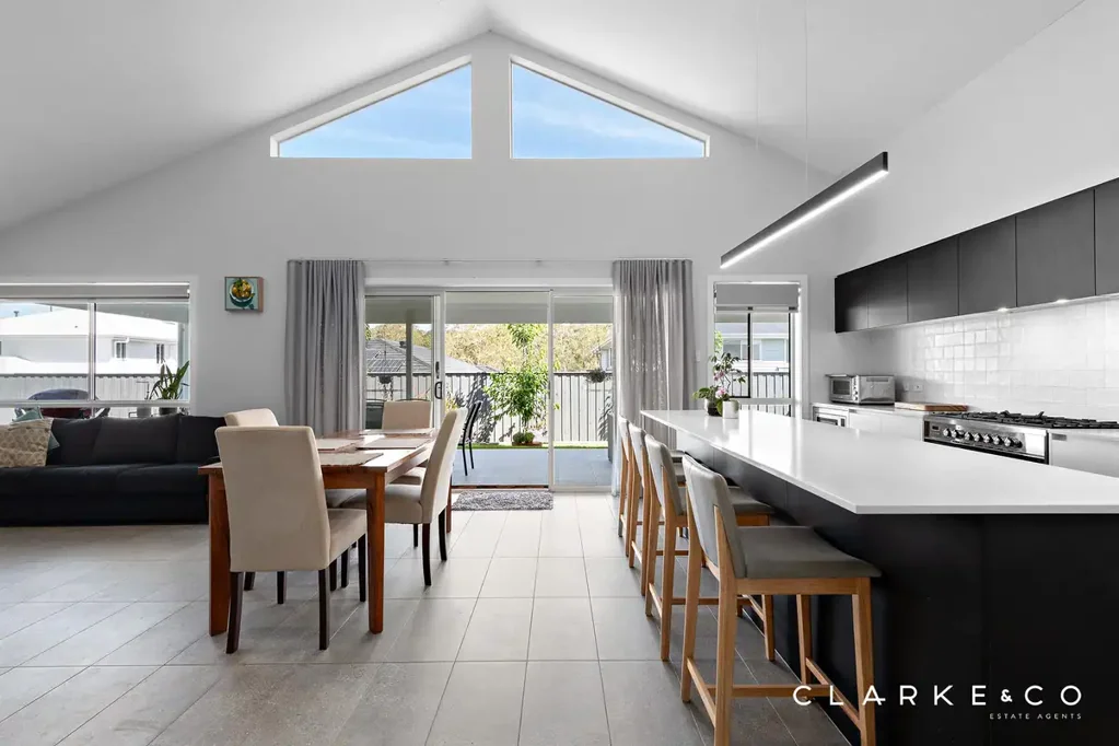 Chisholm 4chambre STYLISH NEW BUILD LIVING WITH PREMIUM FINISHES!