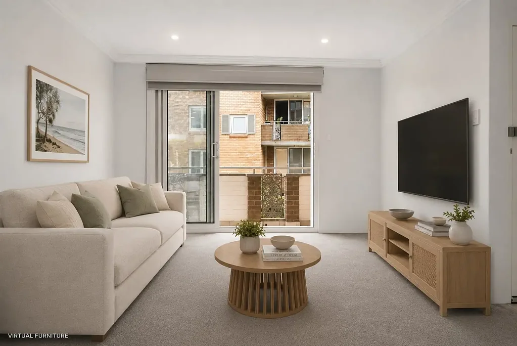 Private, renovated apartment moments to Queenscliff Beach
