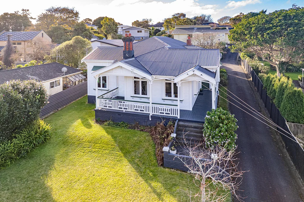 Saint Johns Hill 4Moenga Timeless character, exceptional family living