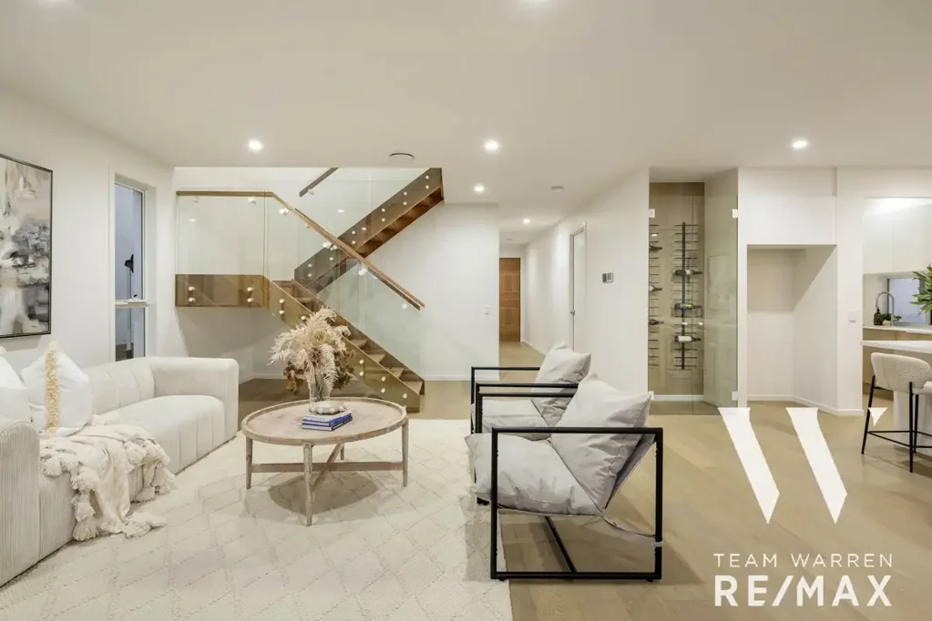 Carina 5 Bedroom Sophisticated Brand-New Family Home in Elevated Position