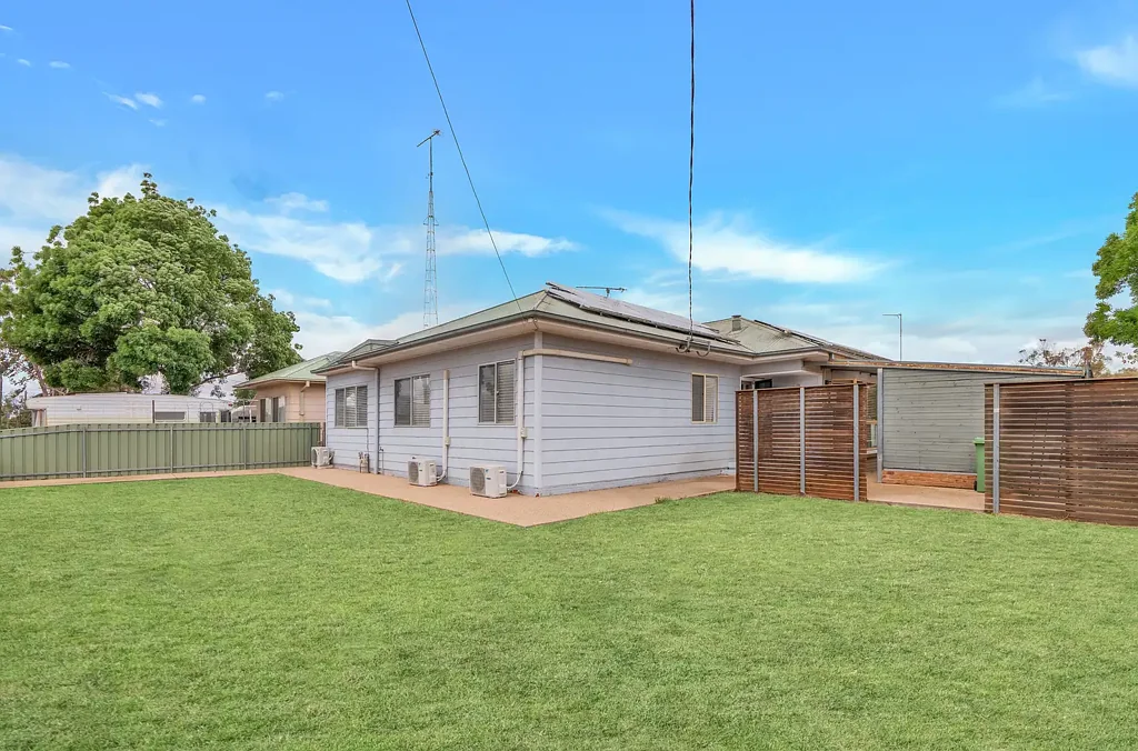 30 Monash Street, West Wyalong, NSW 2671