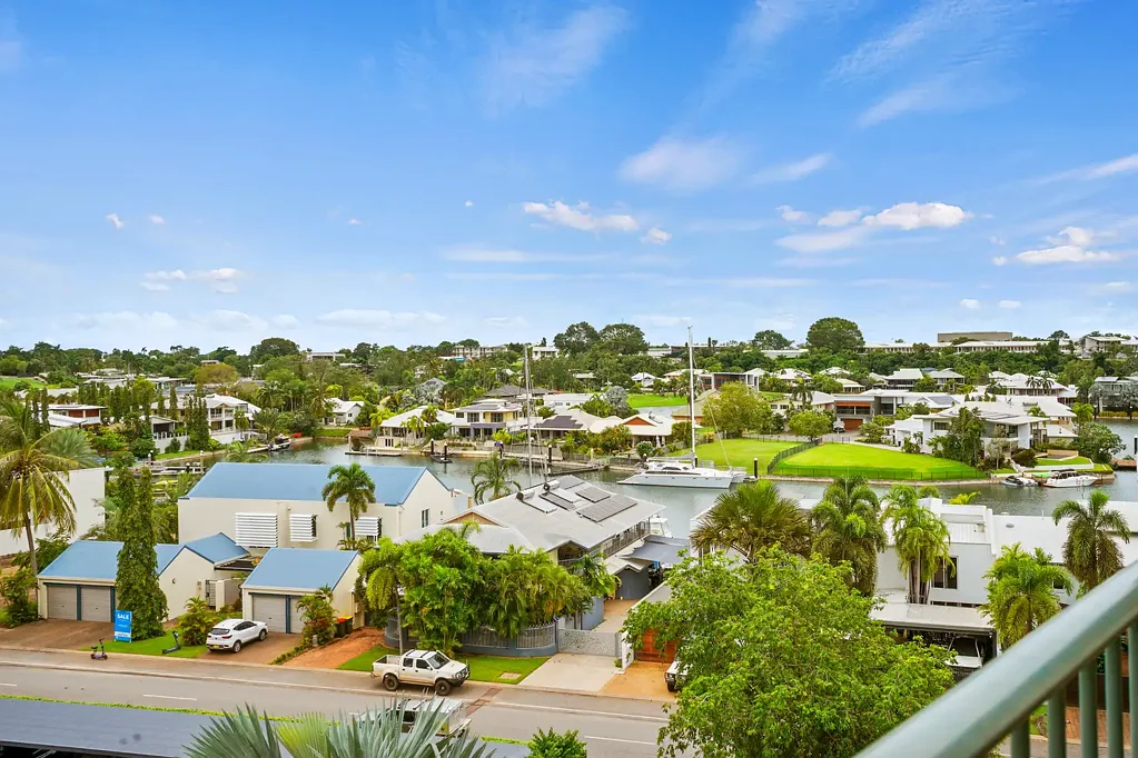 Larrakeyah 2Zimmer Light, airy and lovely, overlooking Cullen Bay Marina!