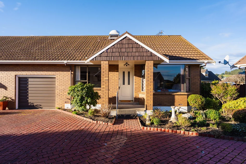 Mosgiel 2બેડરૂમ Ever-popular 70s development awaits new owners