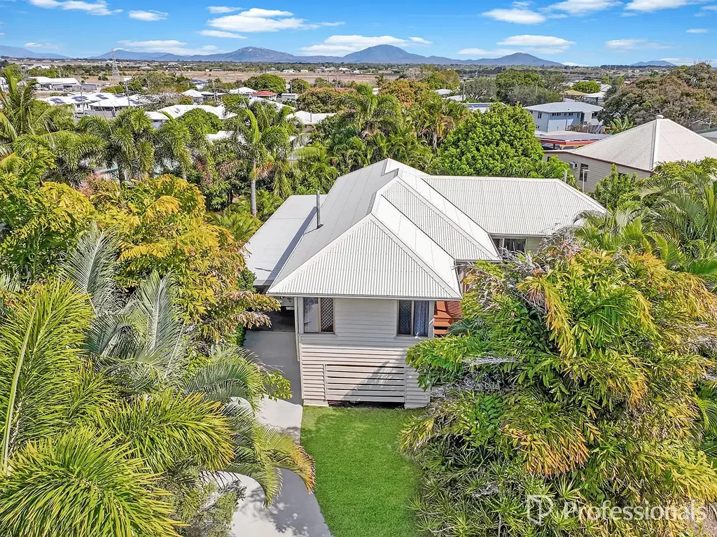 Bowen 3 Bedroom SPLENDID GARDEN HOME - POOL