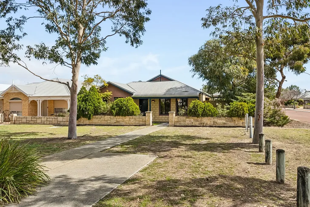 Ellenbrook 4Kwarto Parkside Living with Space Where It Matters.